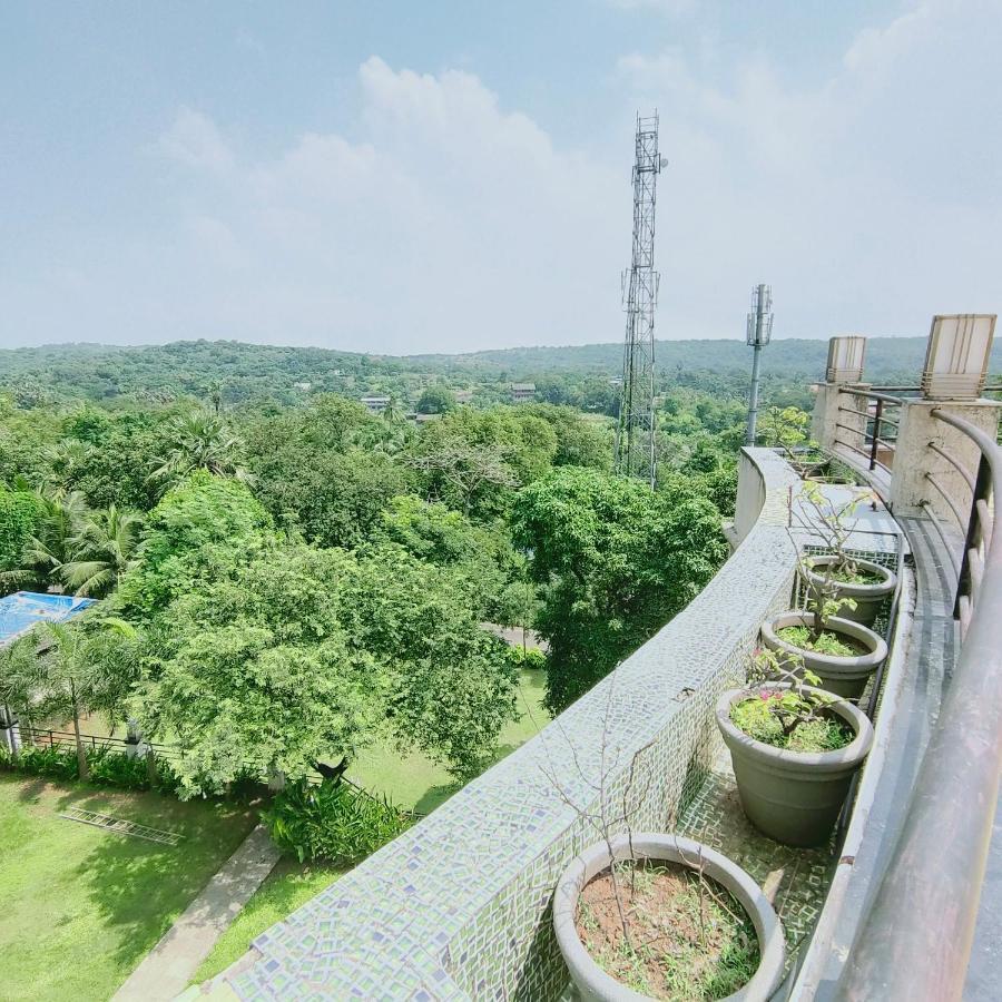 Silverador Resort Thane Exterior photo